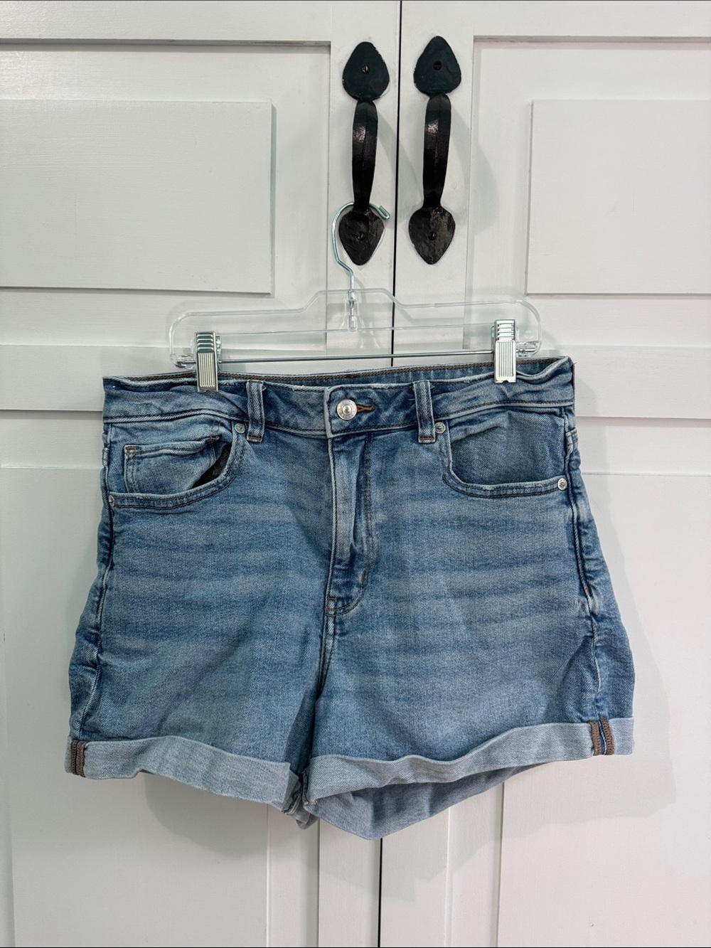 American Eagle Outfitters Medium Blue Boyfriend Denim Mom Jean Shorts